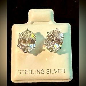 💎 NWOT! Sterling Silver Rhinestone Oval Stud Earrings